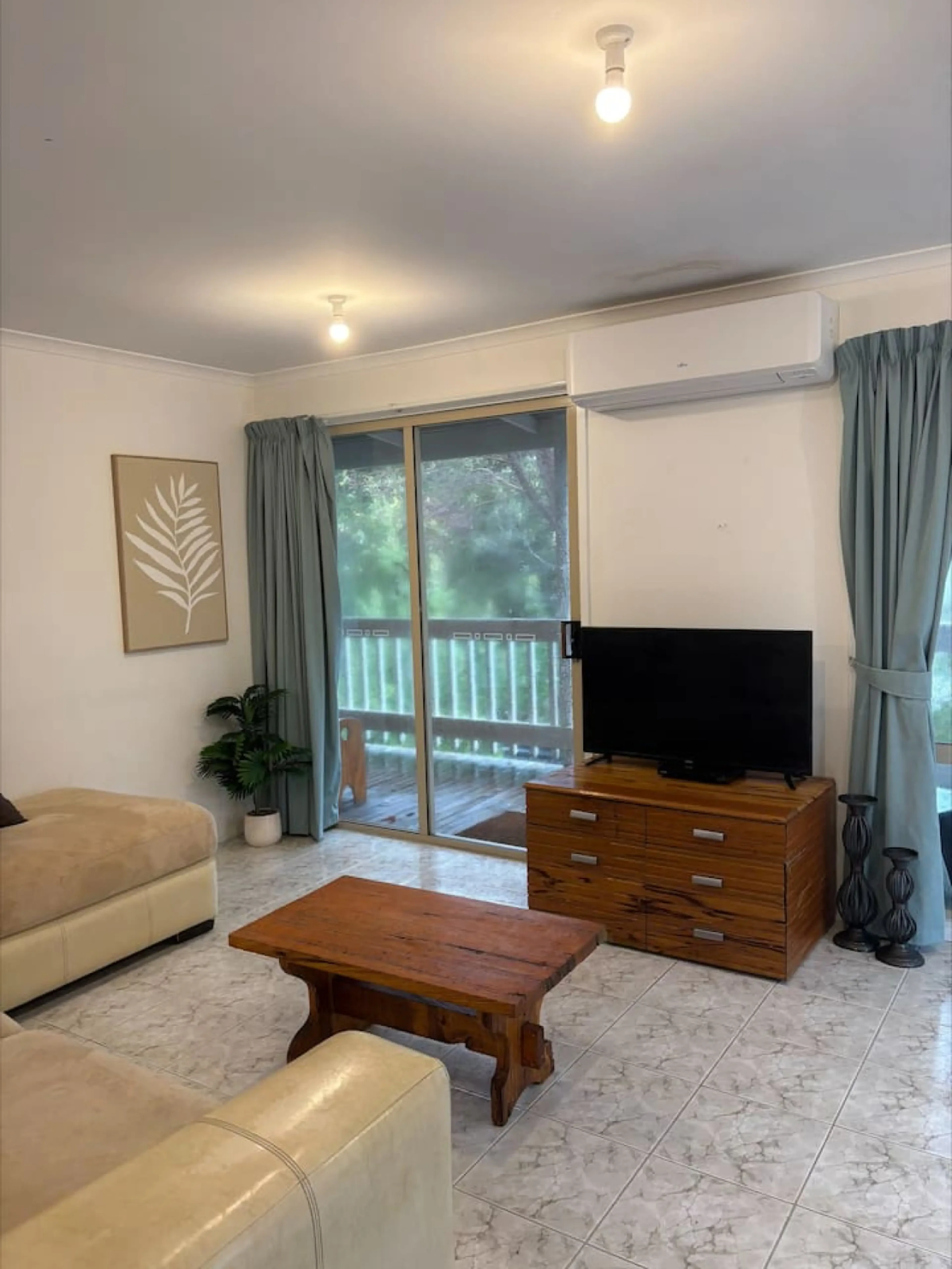 Pine Lea Lodge interior