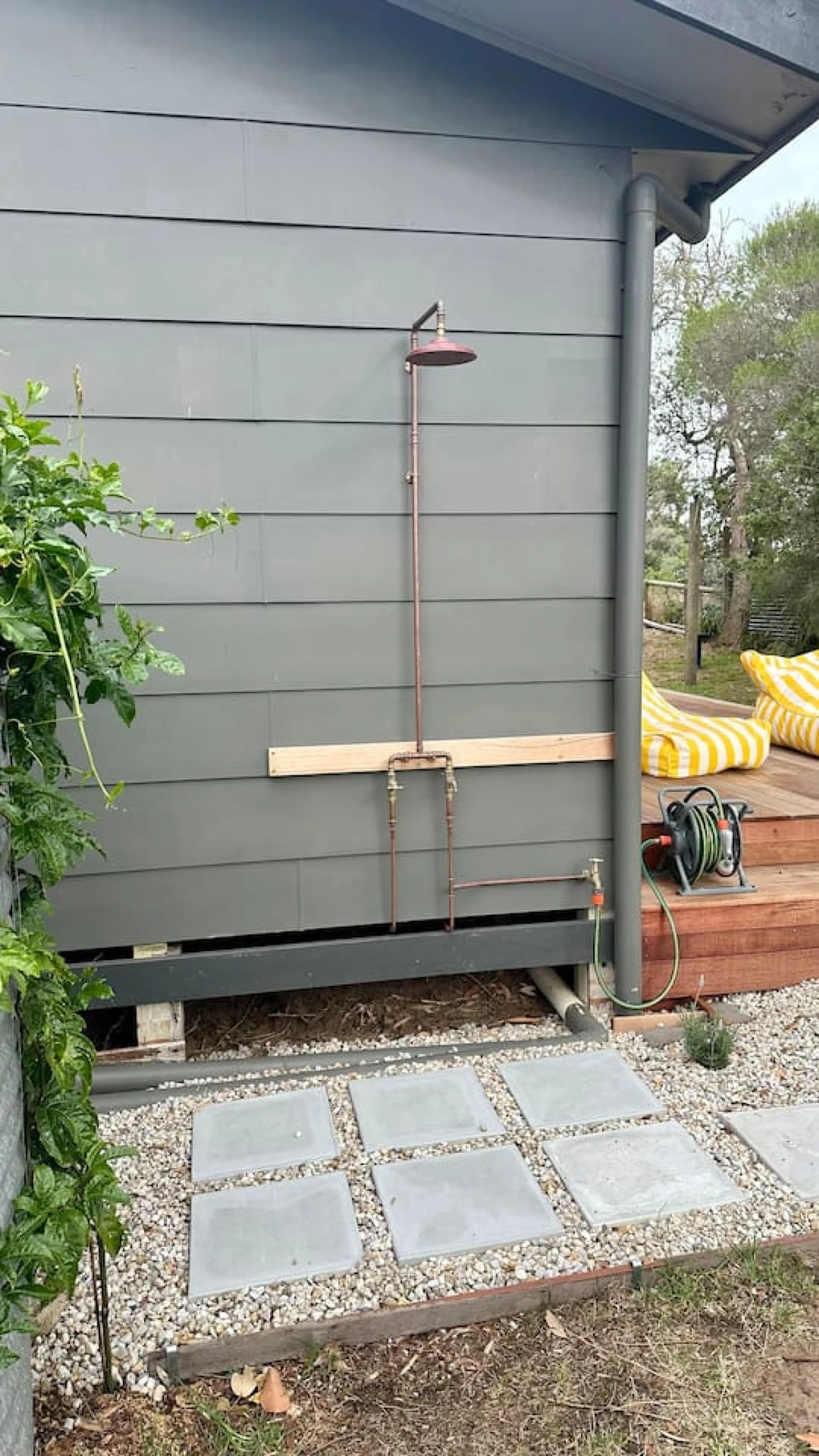 The Deck @ VB - outdoor shower