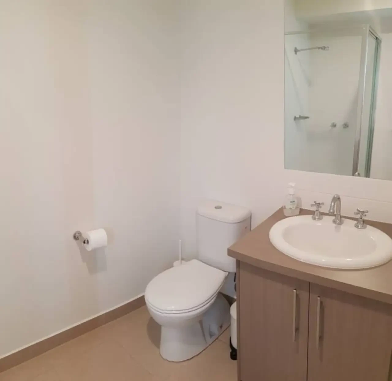 Venus Haven bathroom with shower and vanity