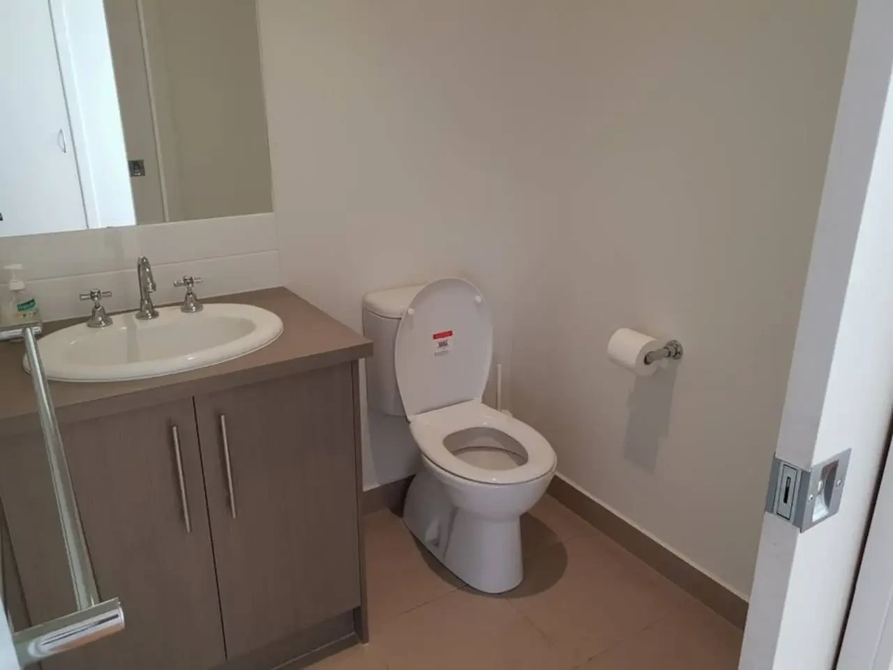 Venus Haven second bathroom