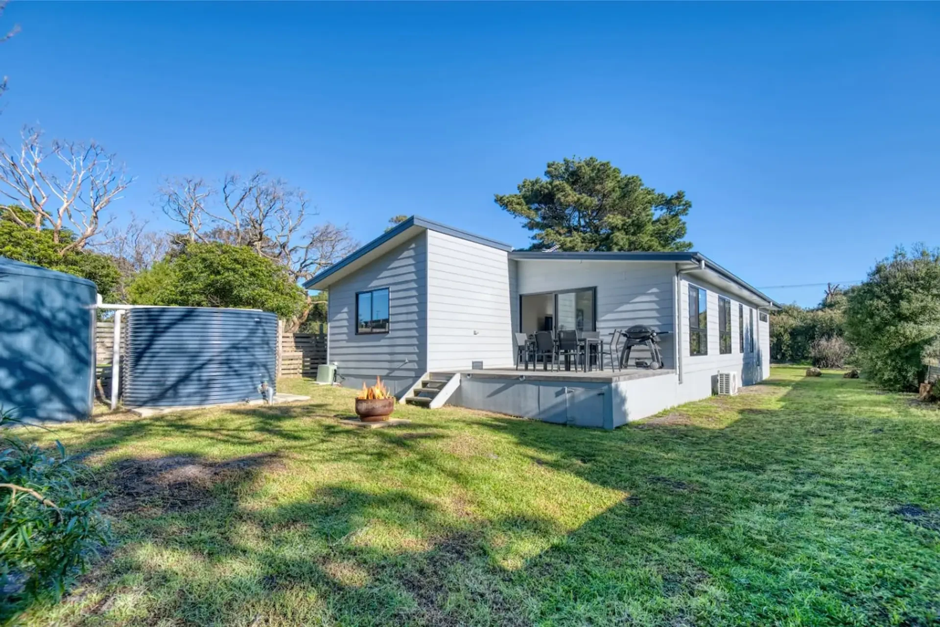 Cooinda Retreat side exterior