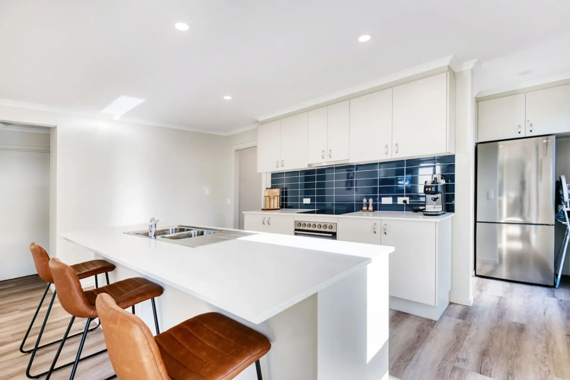 Cooinda Retreat kitchen with bar stools