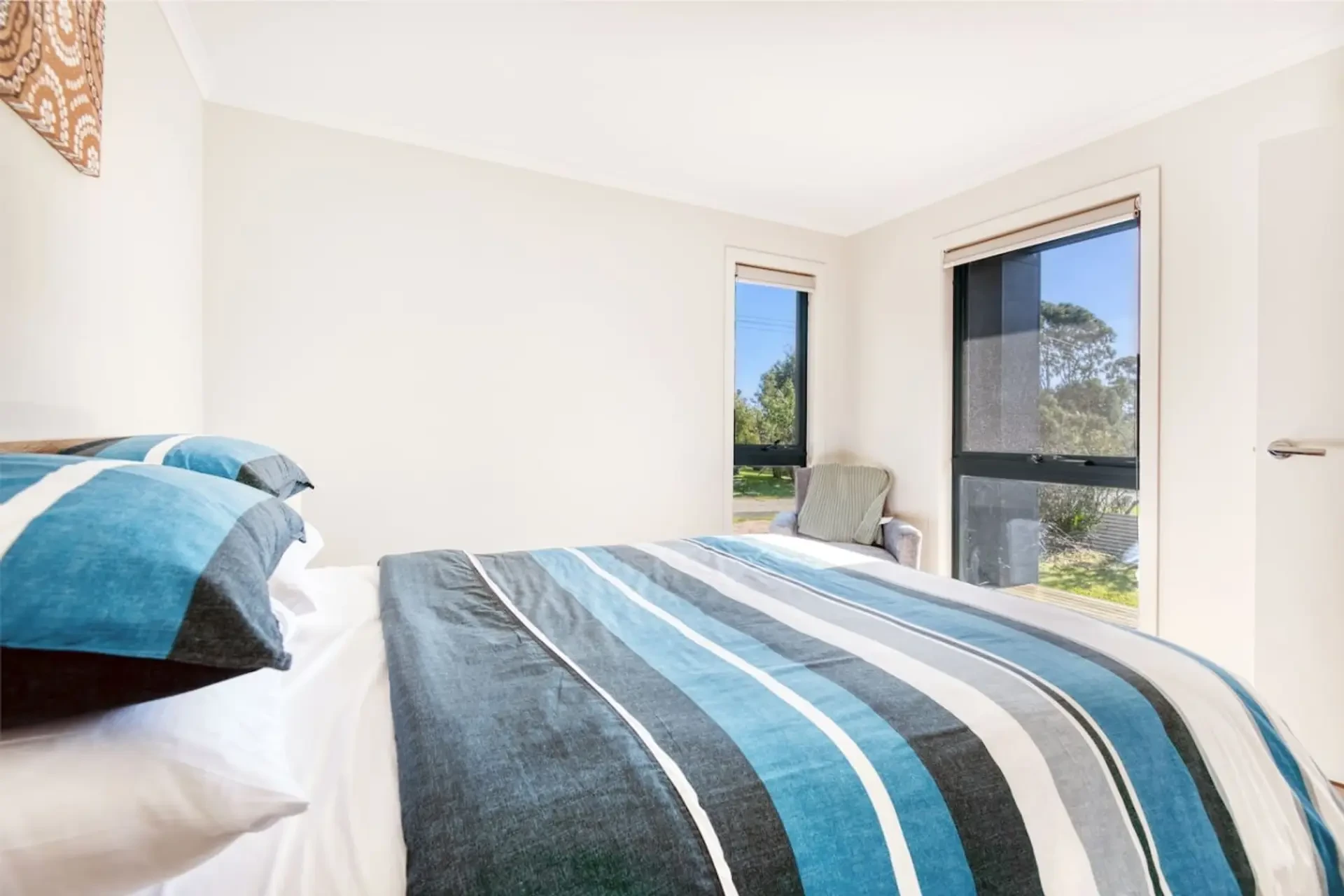 Cooinda Retreat living room with TV