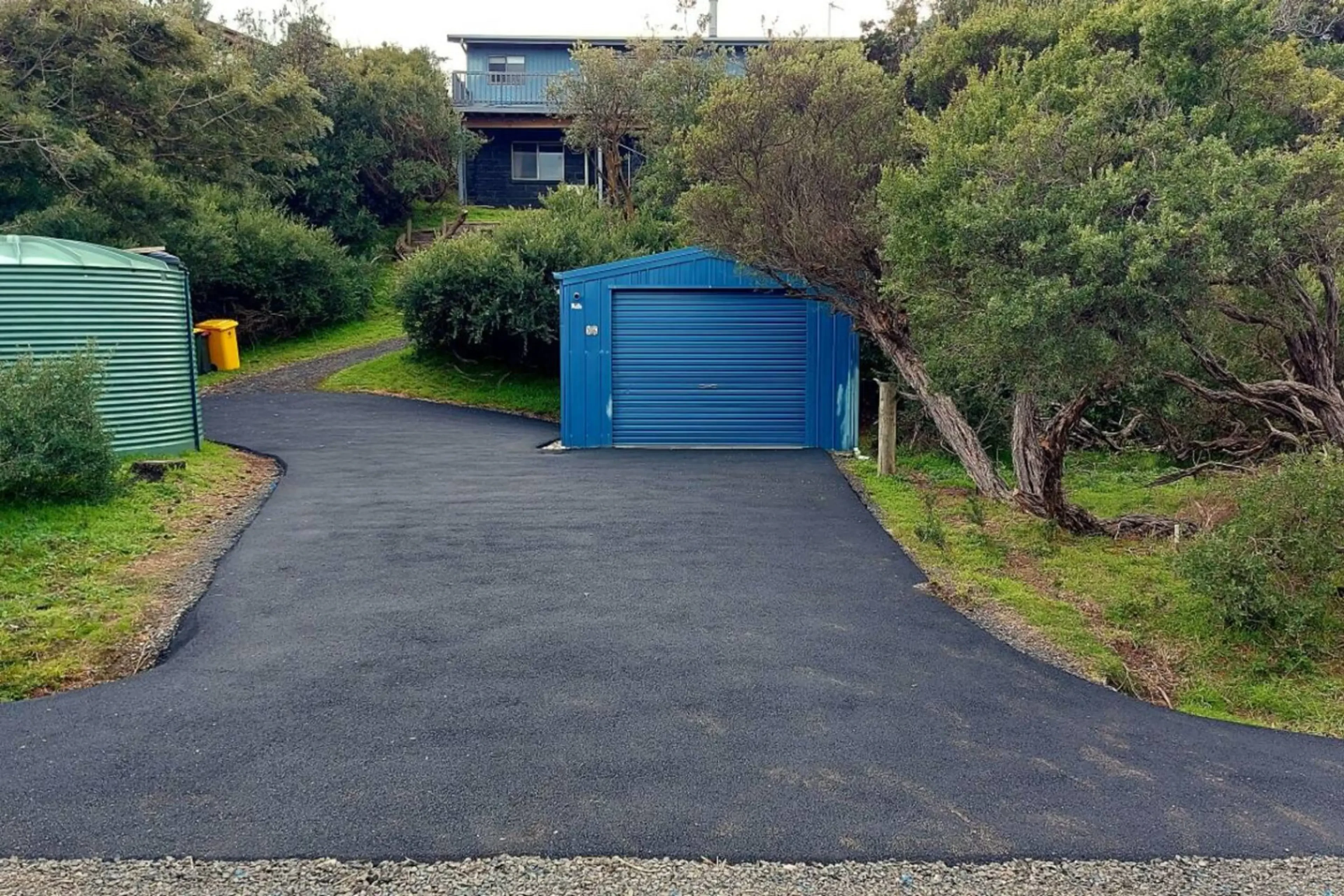 Retro Dunes blue garage driveway